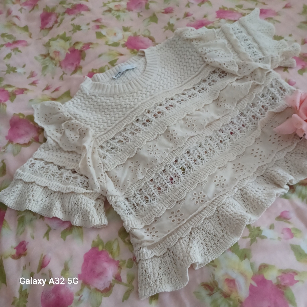 Zara Cream Crochet Ruffle Top - Picture 7 of 11